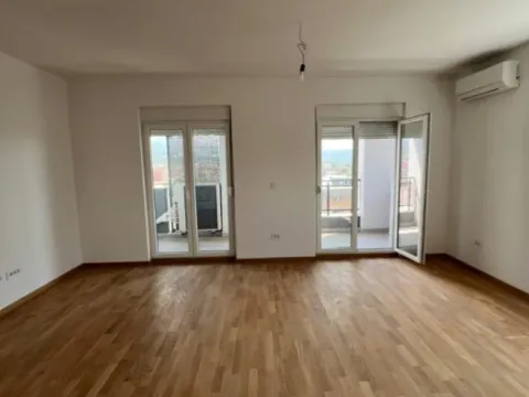 Prodaja, trosoban stan, 106m², Stari Aerodrom, Podgorica