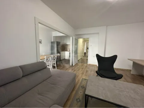 Rent, two bedroom apartment, 70m², Tivat, Crna Gora - image 2