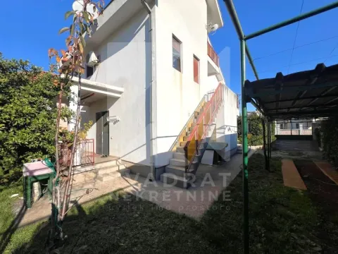 Izdavanje, kuća, 230m², Zagorič, Podgorica - image 3