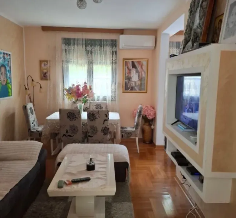 Prodaja, jednosoban stan, 43m², Podkošljun, Budva