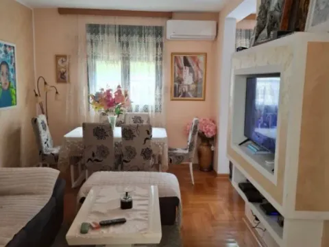Prodaja, jednosoban stan, 43m², Podkošljun, Budva - image 1