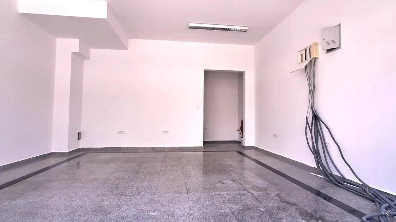 Izdavanje, poslovni prostor, 43m², Stari Aerodrom, Podgorica