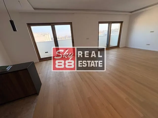 Izdavanje, četvorosoban stan, 152m², Kalenić Pijaca, Vračar Sve Podlokacije