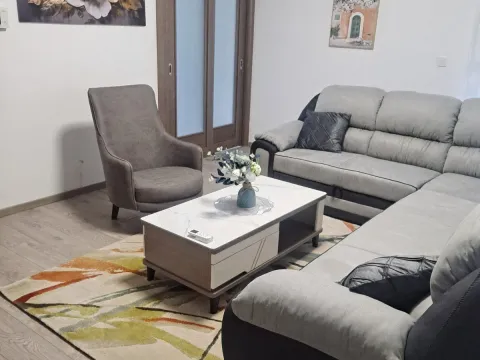 Rent, three bedroom apartment, 130m², Stari Aerodrom, Podgorica - image 3