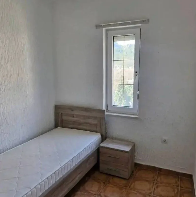 Prodaja, trosoban stan, 76m², Sutomore, Bar