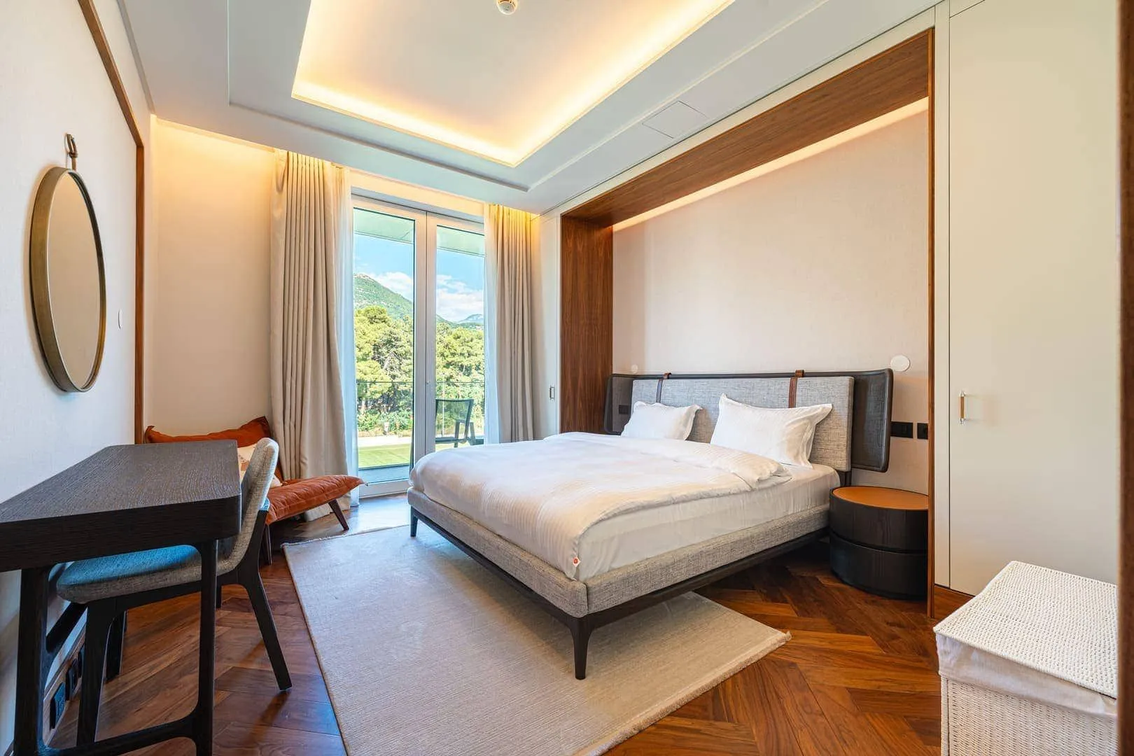 Prodaja, četvorosoban stan, 350m², Porto Montenegro, Tivat
