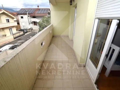 Izdavanje, kuća, 370m², Zagorič, Podgorica - image 18