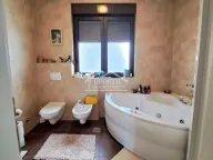 Izdavanje, četvorosoban stan, 204m², Đeram Pijaca, Beograd - image 9