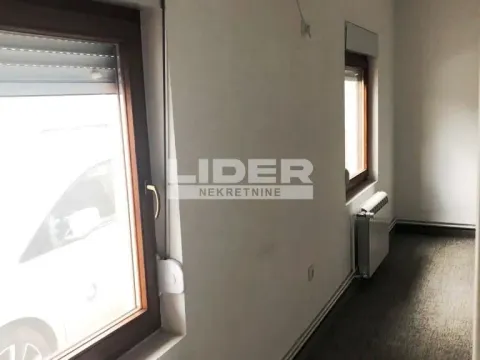 Rent, office space, 325m², Surčin, Beograd - image 15