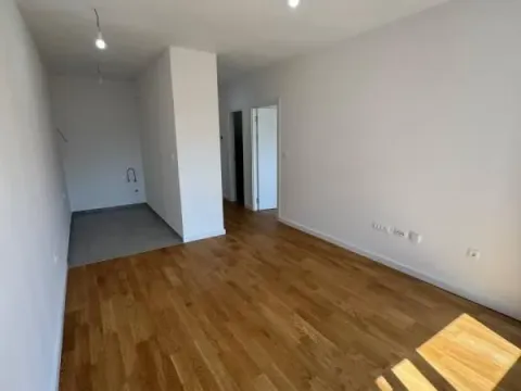 Prodaja, jednosoban stan, 45m², Šušanj, Bar - image 2