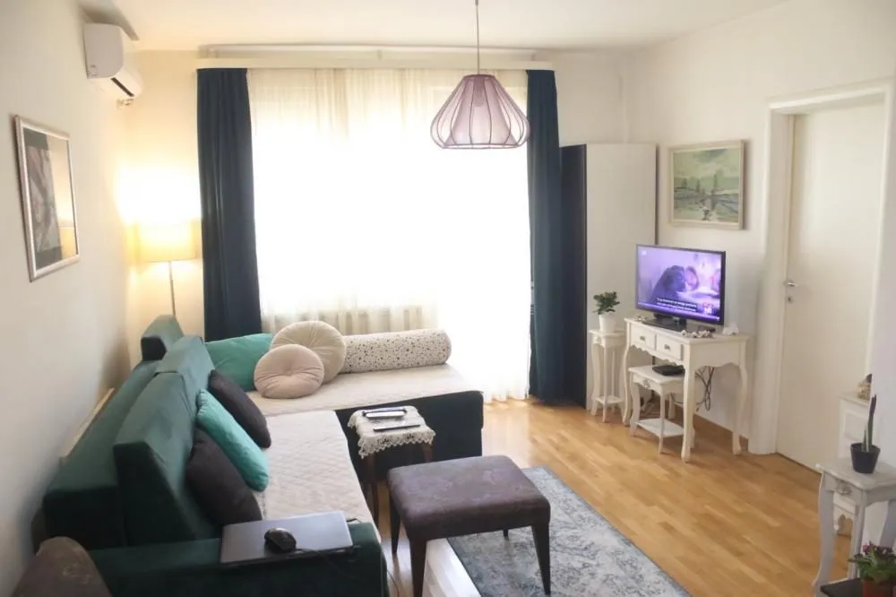 Prodaja, dvosoban stan, 50m², Đeram Pijaca, Beograd