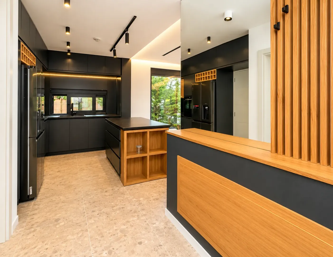 Rent, house, 180m², Donja Gorica, Podgorica