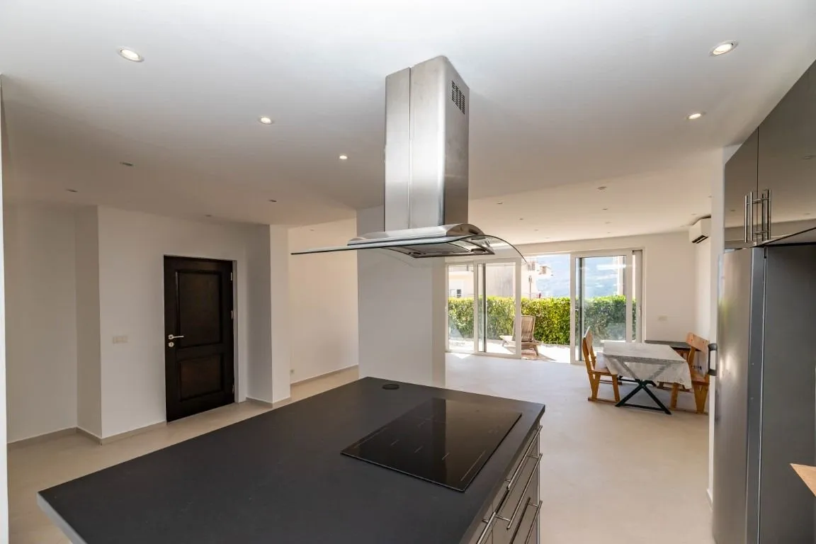 Prodaja, dvosoban stan, 95m², Topla, Herceg Novi