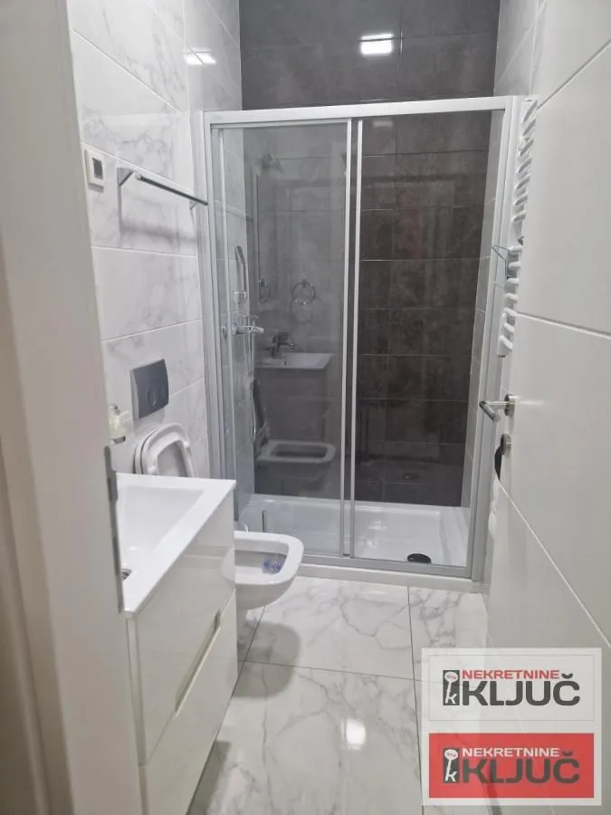 Izdavanje, dvosoban stan, 90m², Sajmište, Novi Sad