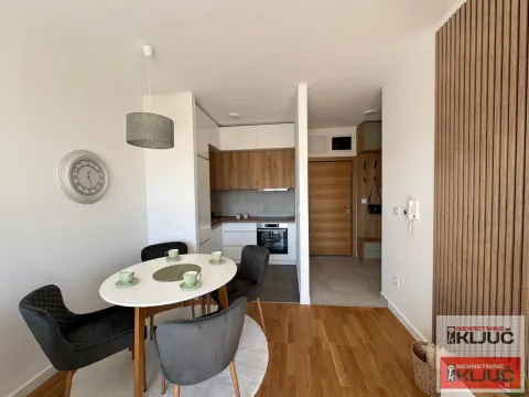Rent, one bedroom apartment, 42m², Novo naselje, Novi Sad - image 8