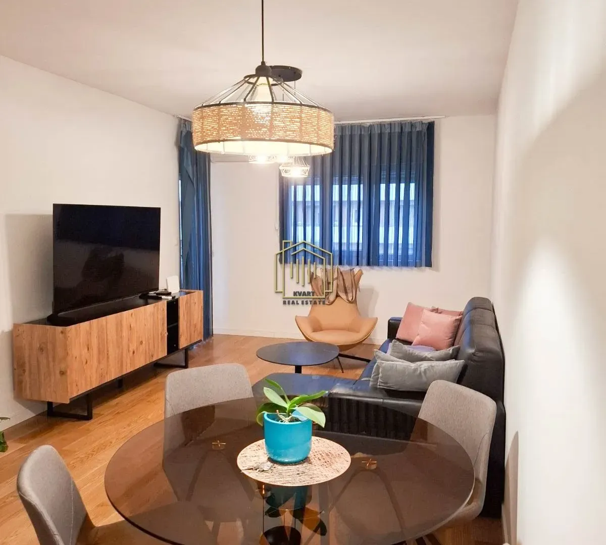 Izdavanje, jednosoban stan, 50m², Central Point, Podgorica