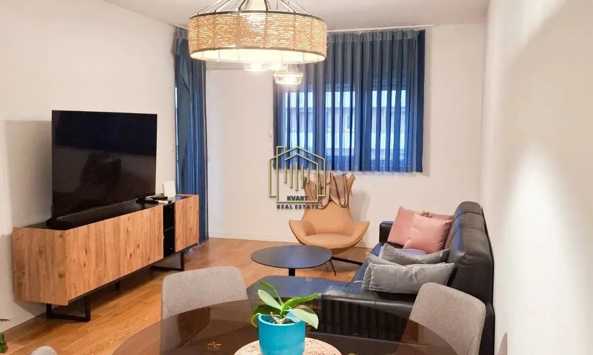 Izdavanje, jednosoban stan, 50m², Central Point, Podgorica