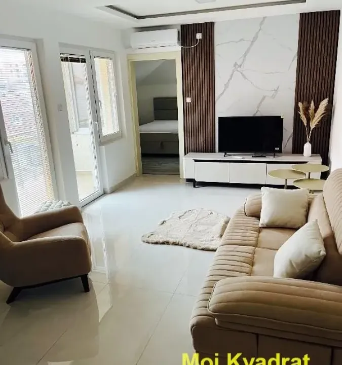 Izdavanje, dvosoban stan, 50m², Palilula Sve Podlokacije, Beograd