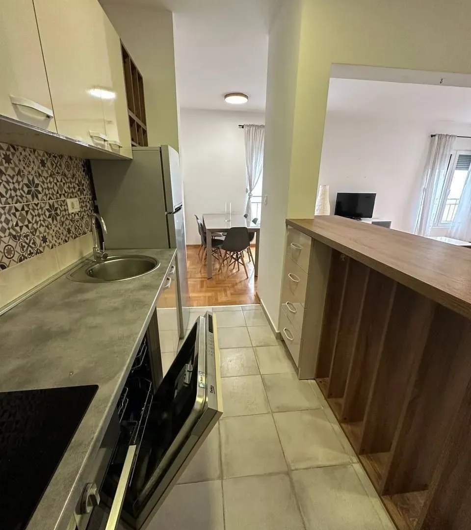 Prodaja, dvosoban stan, 75m², Centar, Budva