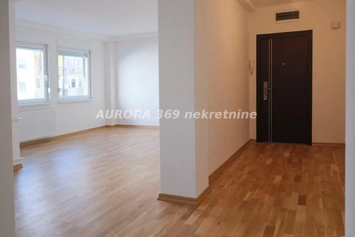 Rent, office space, 55m², Bulevar Oslobodjenja, Novi Sad Sve Podlokacije
