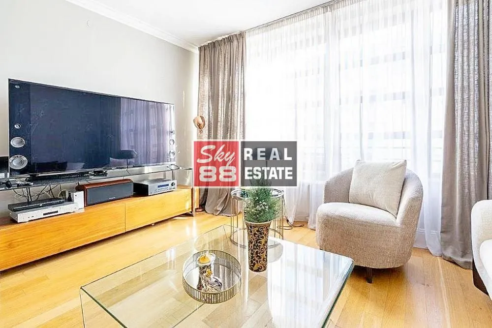 Prodaja, kuća, 400m², Golf Naselje, Beograd