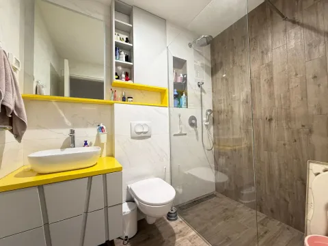 Prodaja, dvosoban stan, 63m², City Kej, Podgorica - image 11
