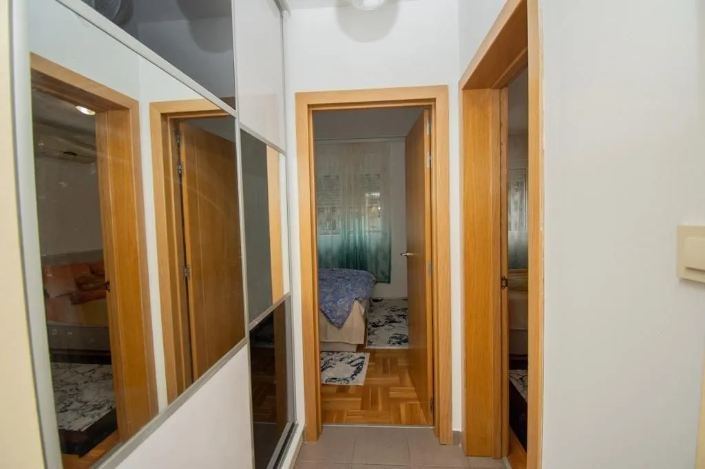 Rent, four bedroom apartment, 80m², Blok 9, Podgorica