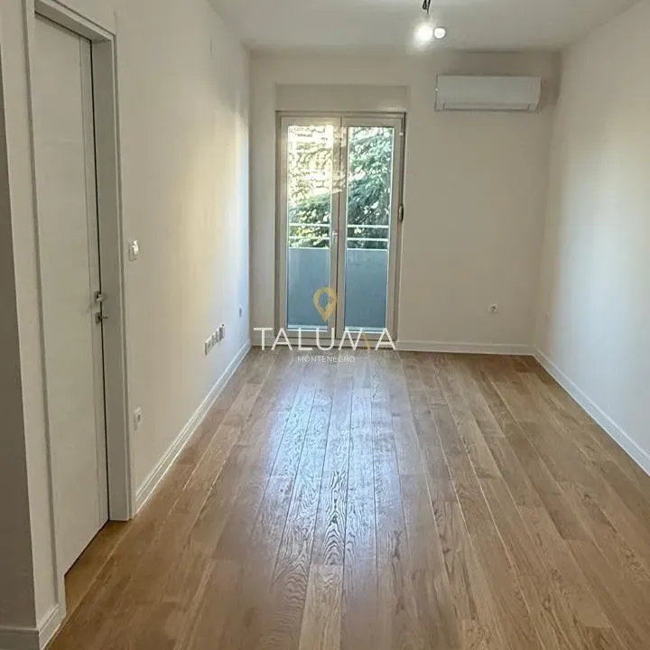 Izdavanje, jednosoban stan, 40m², City Kvart, Podgorica