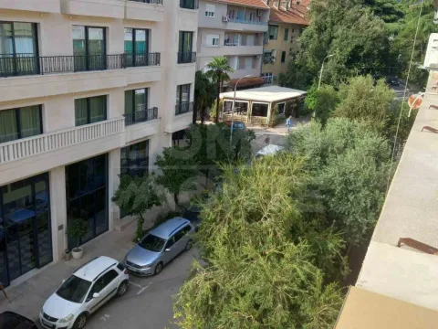 Rent, one bedroom apartment, 52m², Tivat, Crna Gora - image 5
