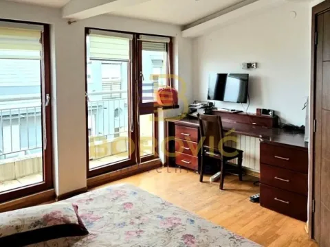 Izdavanje, četvorosoban stan, 114m², Lion, Zvezdara Sve Podlokacije - image 5