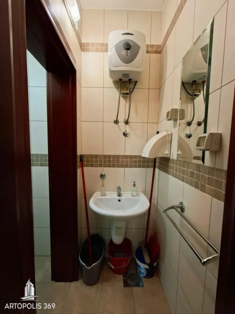 Rent, office space, 58m², Kalenić Pijaca, Vračar Sve Podlokacije