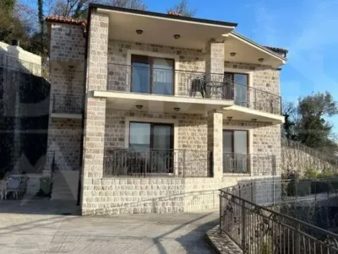 Kuća in Tivat