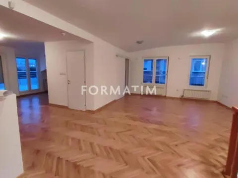 Izdavanje, poslovni prostor, 153m², Stari Grad, Beograd