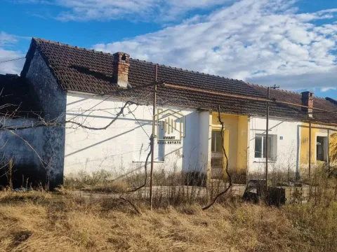 Prodaja, kuća, 78m², Golubovci, Podgorica