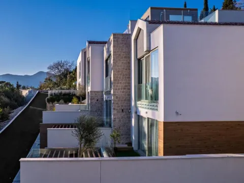 Prodaja, kuća, 236m², Tivat, Crna Gora - image 39