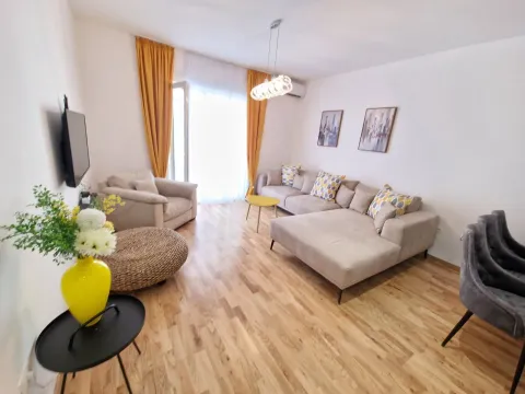 Sale, one bedroom apartment, 42m², Bečići, Budva - image 2