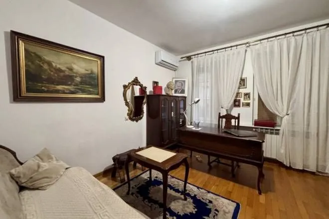 Sale, four bedroom apartment, 96m², Stari Grad, Beograd