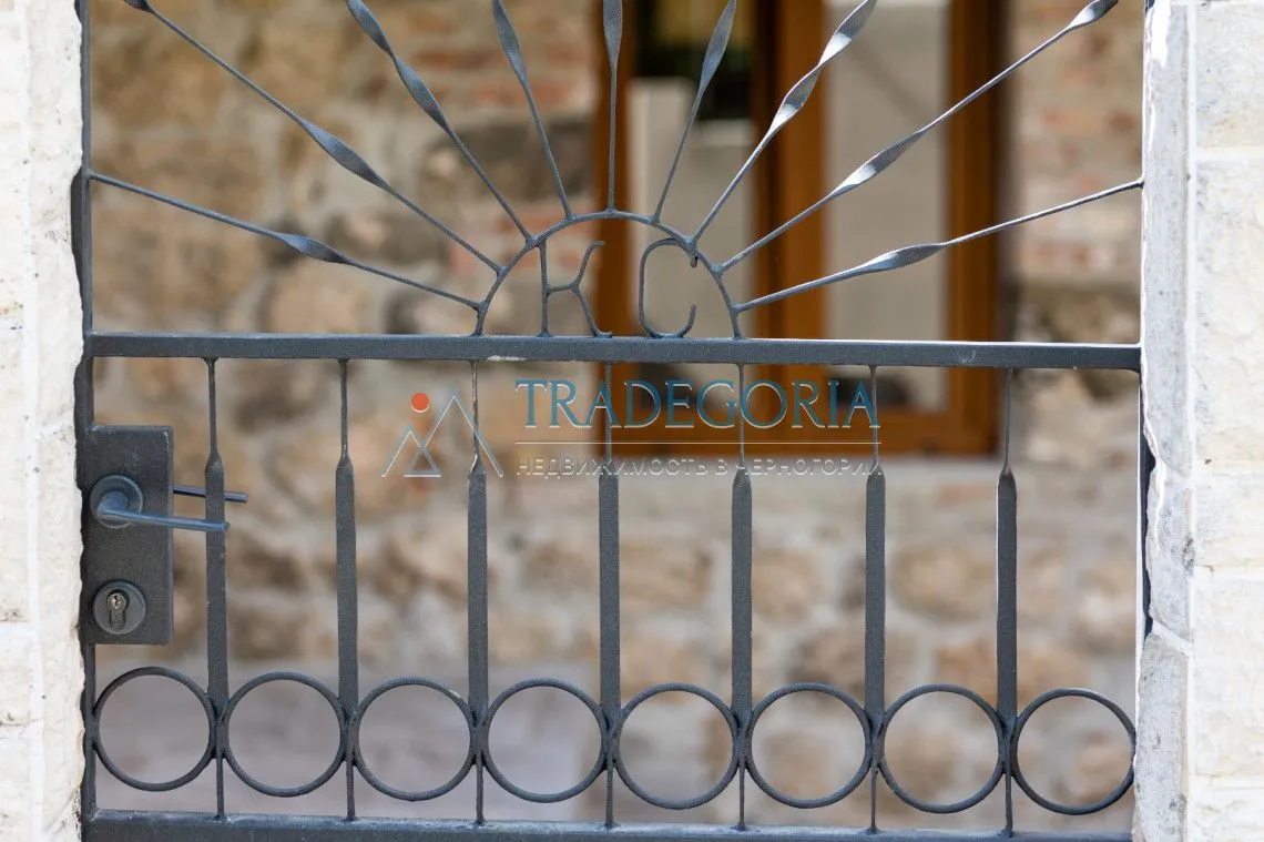 Prodaja, kuća, 170m², Škaljari, Kotor
