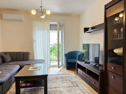 Izdavanje, jednosoban stan, 45m², Zabjelo, Podgorica
