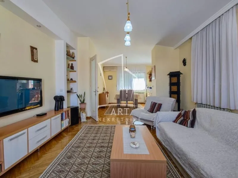 Prodaja, kuća, 204m², Banjica, Voždovac Sve Podlokacije