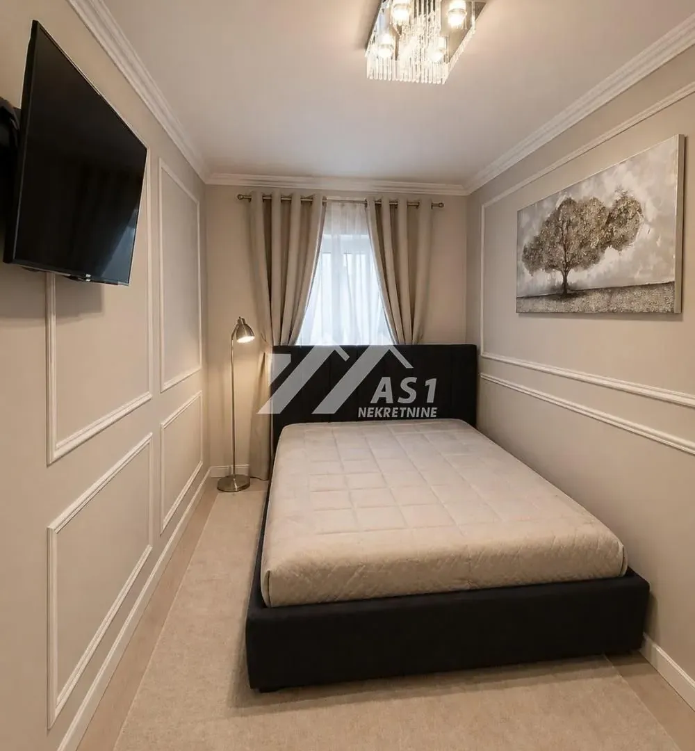 Izdavanje, dvosoban stan, 50m², Centar, Novi Sad