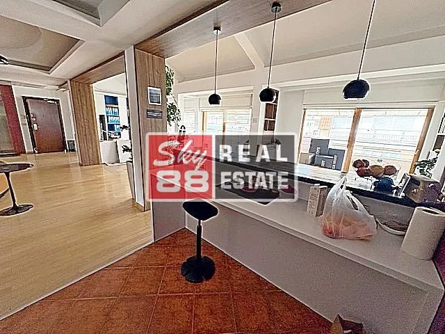 Izdavanje, stan, 415m², Vračar Sve Podlokacije, Beograd