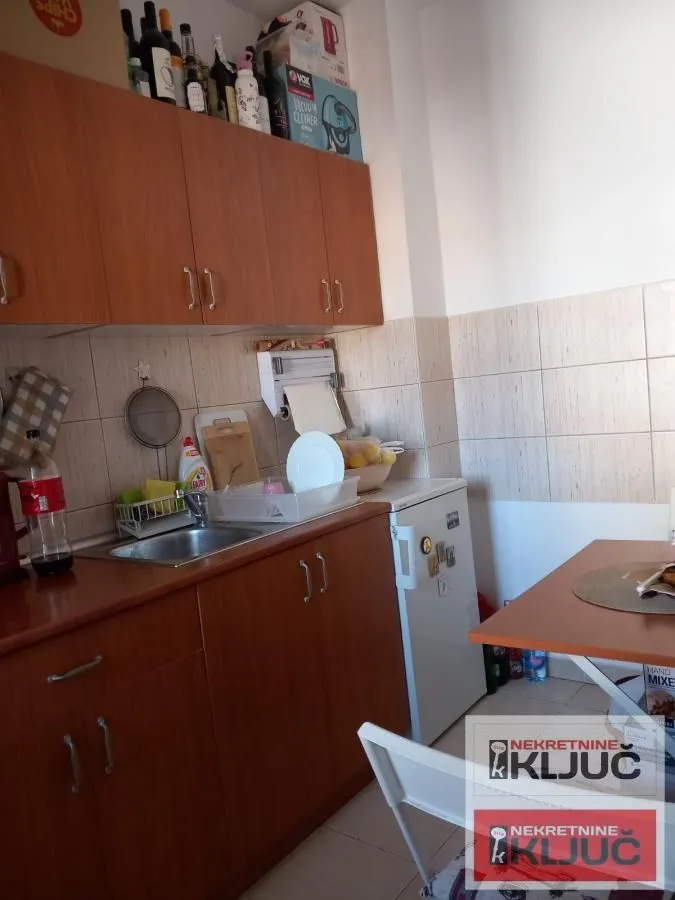 Izdavanje, garsonjera, 28m², Bulevar Oslobodjenja, Novi Sad Sve Podlokacije