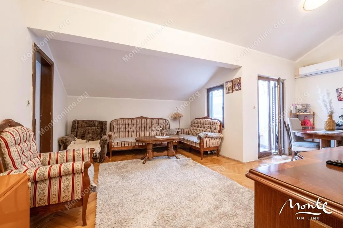 Prodaja, trosoban stan, 63m², Tivat, Crna Gora
