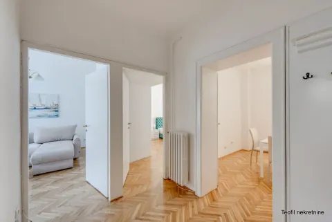 Sale, two bedroom apartment, 65m², Kalenić Pijaca, Vračar Sve Podlokacije - image 17