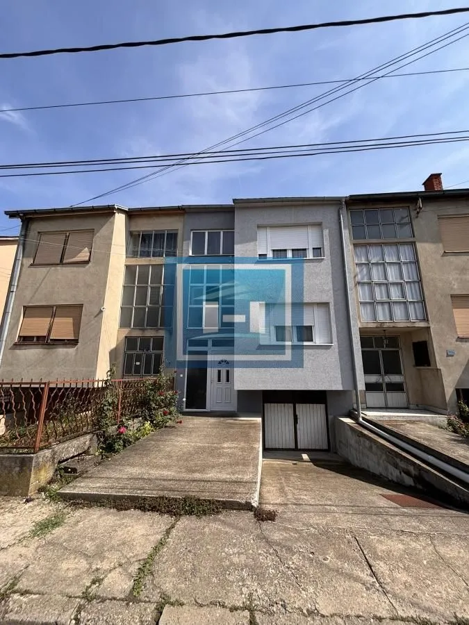 Prodaja, kuća, 200m², Tavrića obori, Jagodina