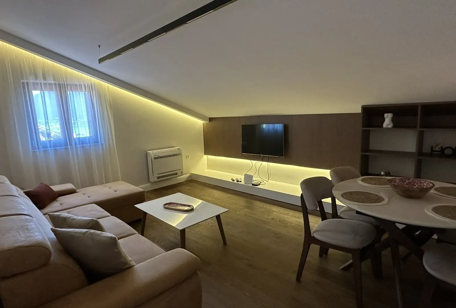 Rent, three bedroom apartment, 90m², Kotor, Crna Gora