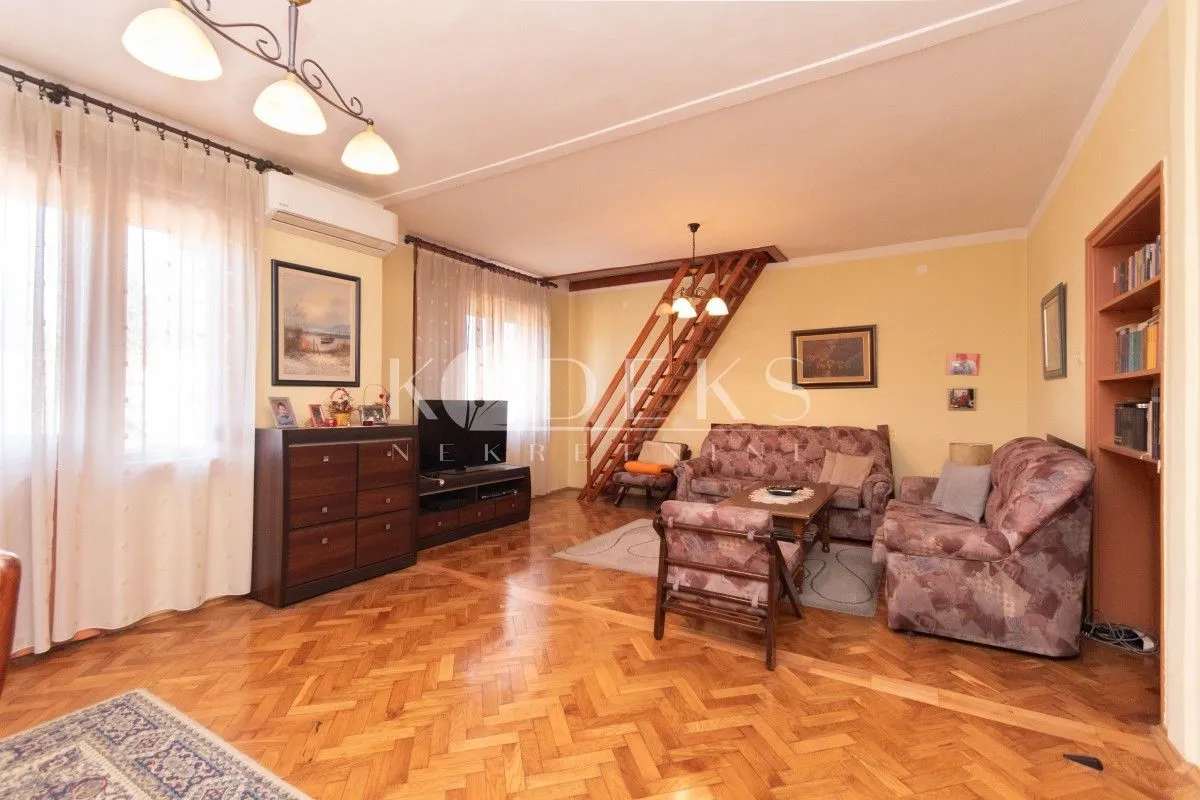 Prodaja, dvosoban stan, 122m², Centar, Podgorica