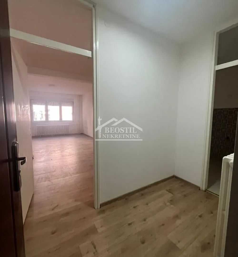 Prodaja, dvosoban stan, 56m², Papazovac, Smederevo
