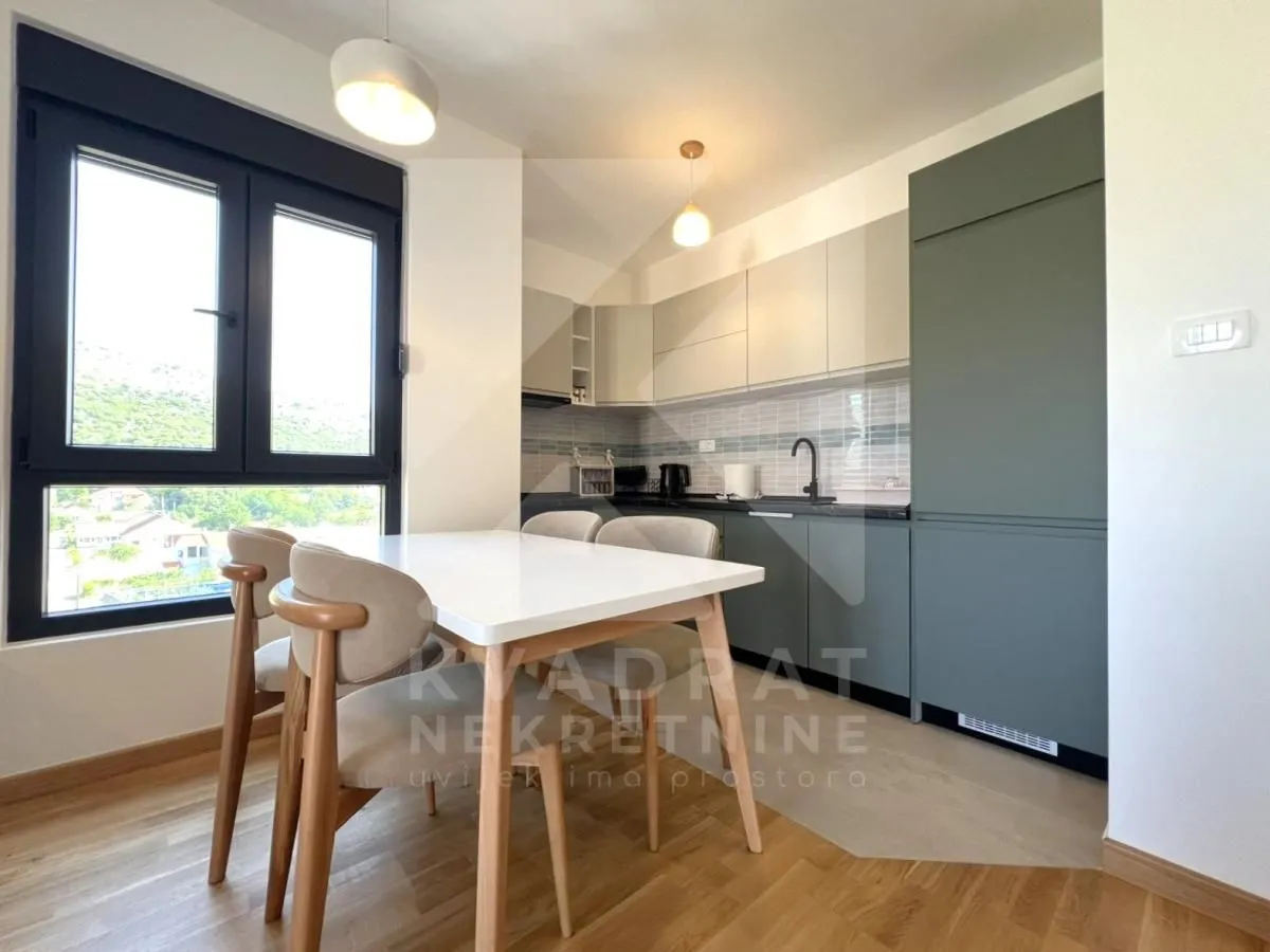 Izdavanje, dvosoban stan, 61m², Tološi, Podgorica